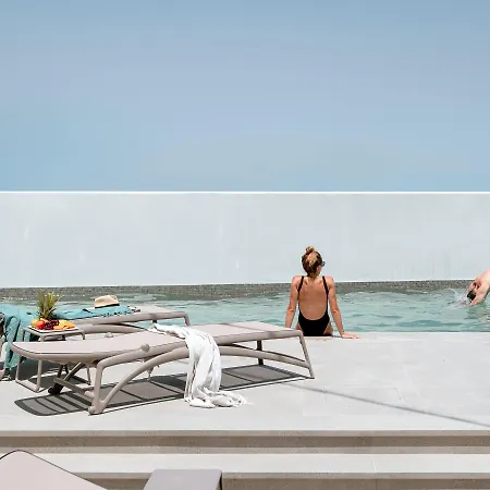 Mon Signor Adults Only Hotel - Kamari Santorini Ξενοδοχείο 5*