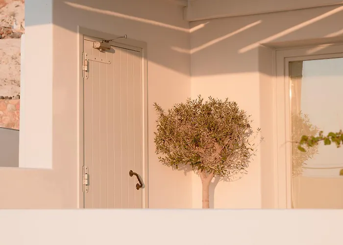 Mon Signor Adults Only Boutique - Santorini מלון Kamári