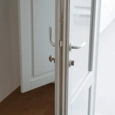 Mon Signor (adults Only) Kamári